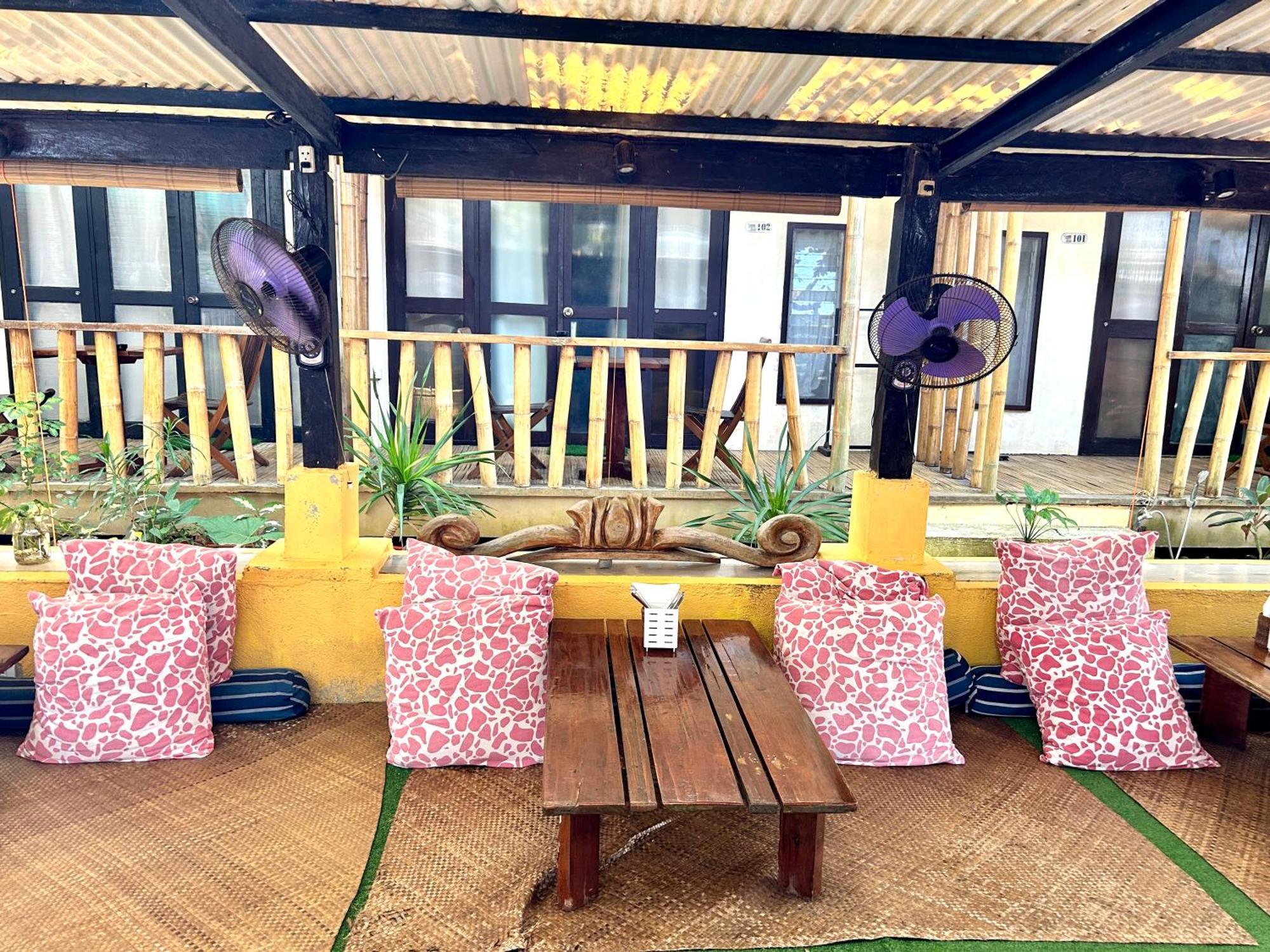 Lazy Dog Bed & Breakfast Balabag  Εξωτερικό φωτογραφία
